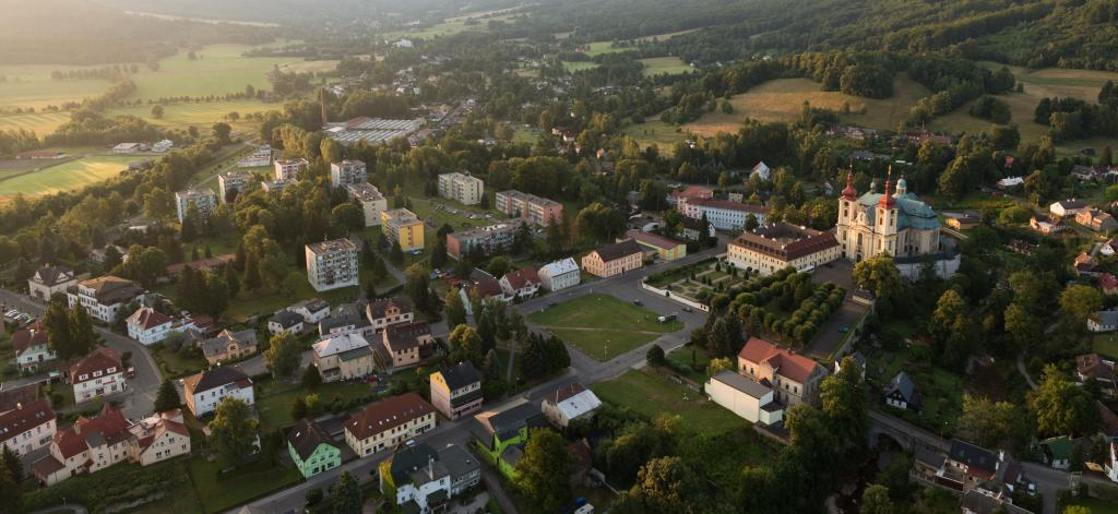 Město Hejnice z ptačí perspektivy